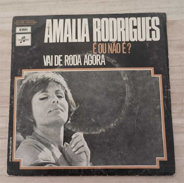 Discos vinil da artista Amália Rodrigues
