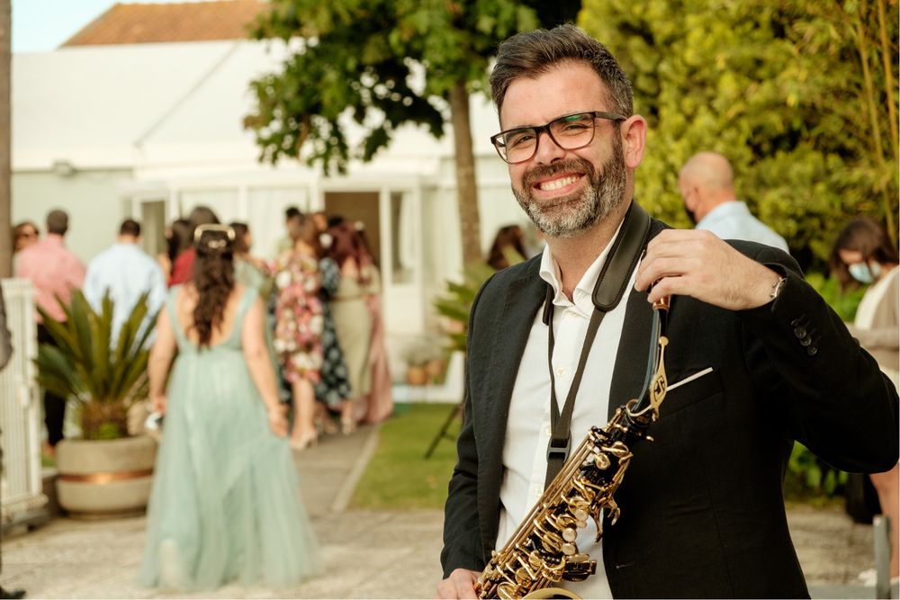 Andre Moises/ Saxofonista / Eventos /surpresa/catering/ aluguer de som