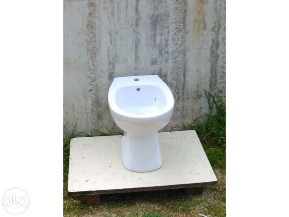 Lavatorios, bides e sanitas