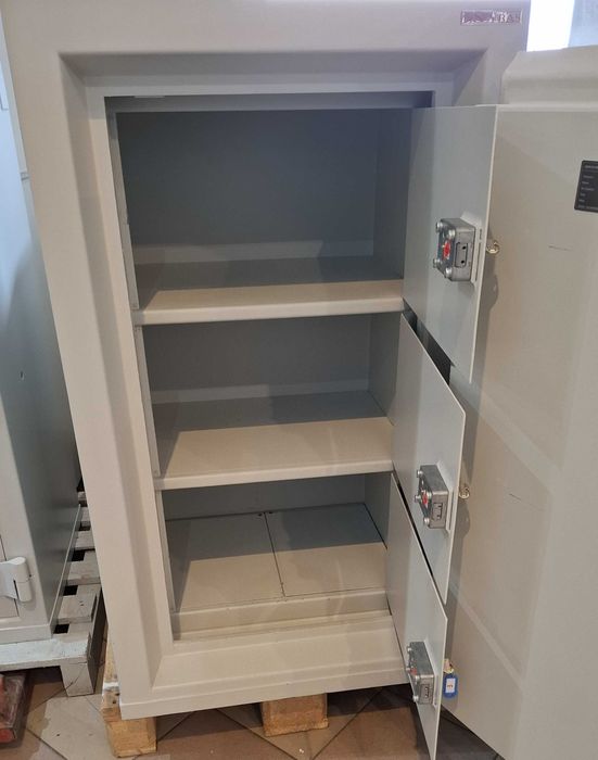 Sejf kasa pancerna Szybas, III klasa odporności na włamanie, 690 kg