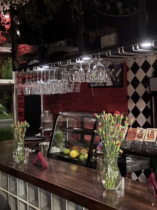 Odstąpie bar na warszawskim zoliborzu/ sprzedaz spolki zoo