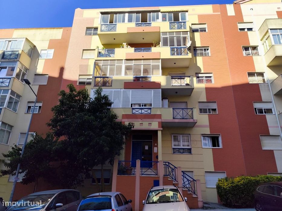 Amplo T2 95m2 - Tapada das Mercês – Pronto a Habitar!