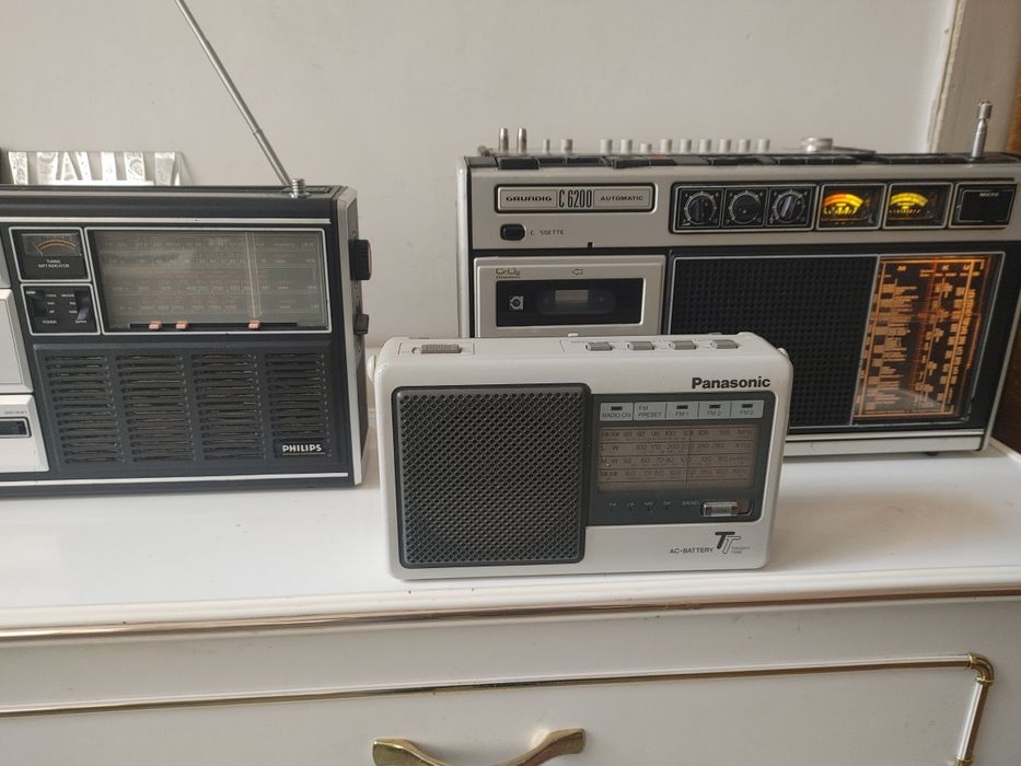 Радиоприемники grundig .philips panasonic