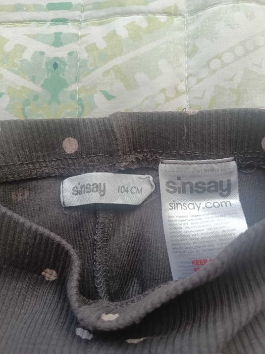 Legginsy dla dziewczynki prążkowane 104