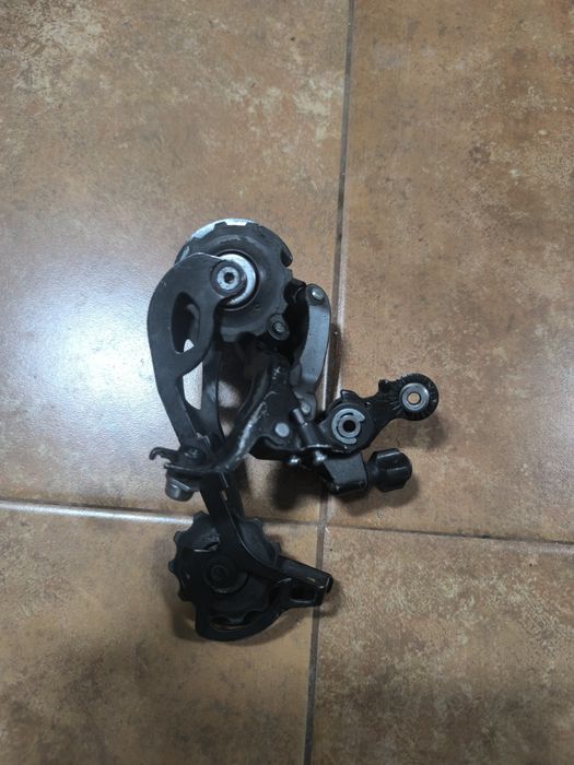 Desviador traseiro Shimano Alivio 9V – gaiola longa (Shadow RD)