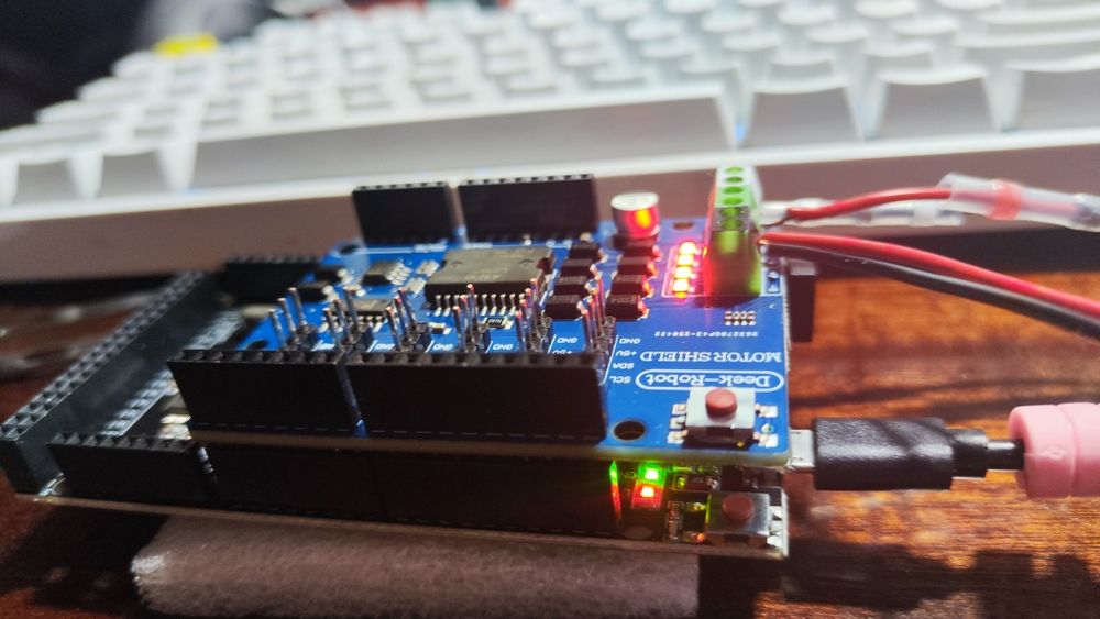 DCC-EX ++ командна станція  Wi-Fi (як Z21 Roco, Piko) залізниці H0