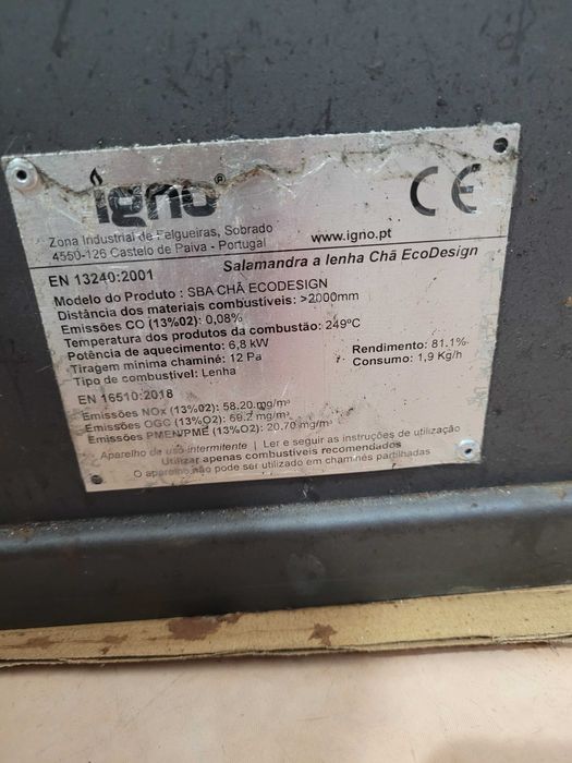 Salamandra a Lenha 6.8kW – Design Moderno e Alta Eficiência