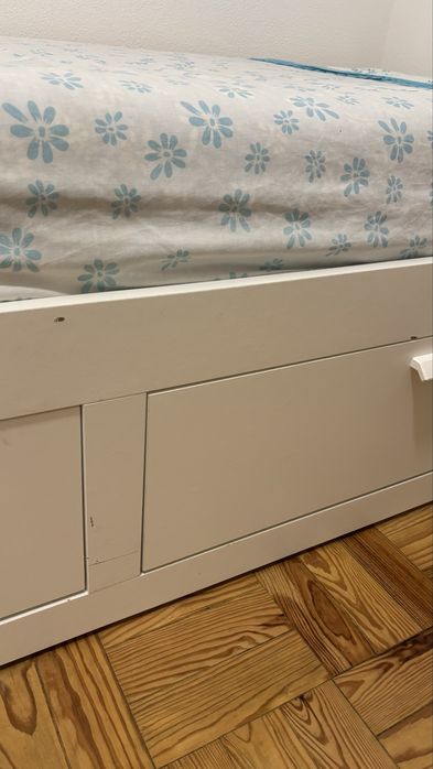 Cama IKEA BRIMNES branca + 2 colchões
