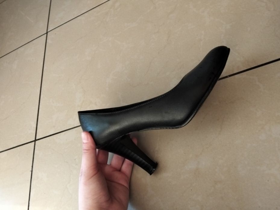 Szpilki czarne rozmiar 35