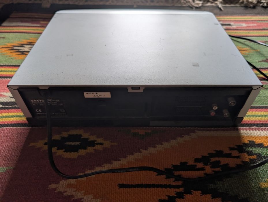 Стерео відеомагнітофон Sanyo VHR-H100E Hi-Fi