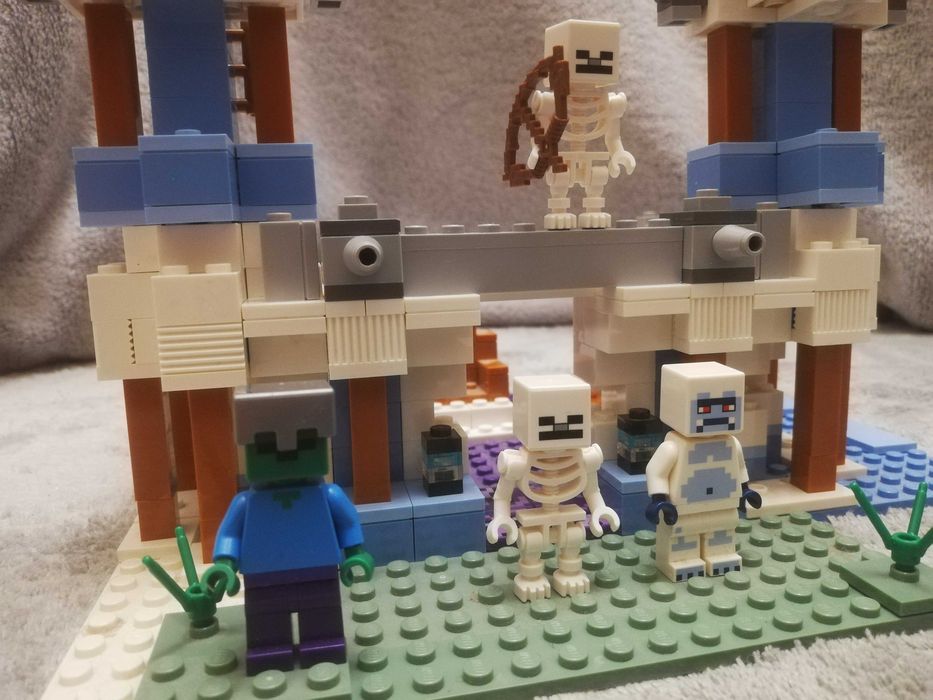 LEGO 21186 Minecraft - Lodowy zamek