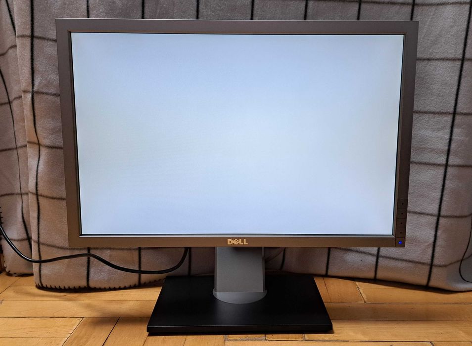 Monitor Dell P2210f 22" srebrno/czarny