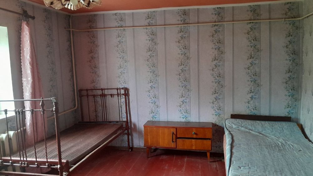 Продається двоповерховий будинок в м. Ананьїв
