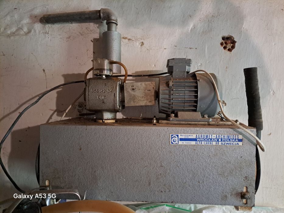 Доїльний апарат польського виробництва.