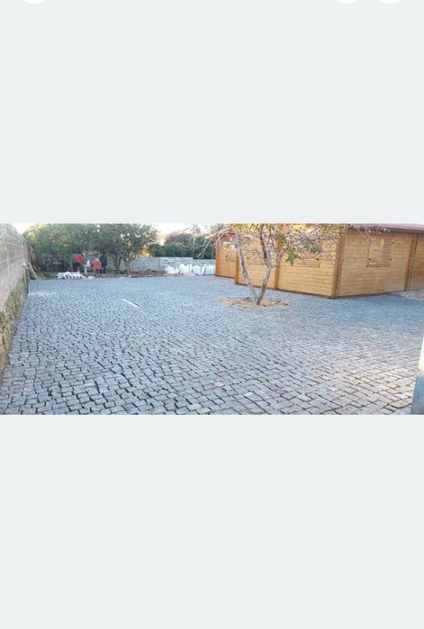 Calcadas e pave e muros pedra