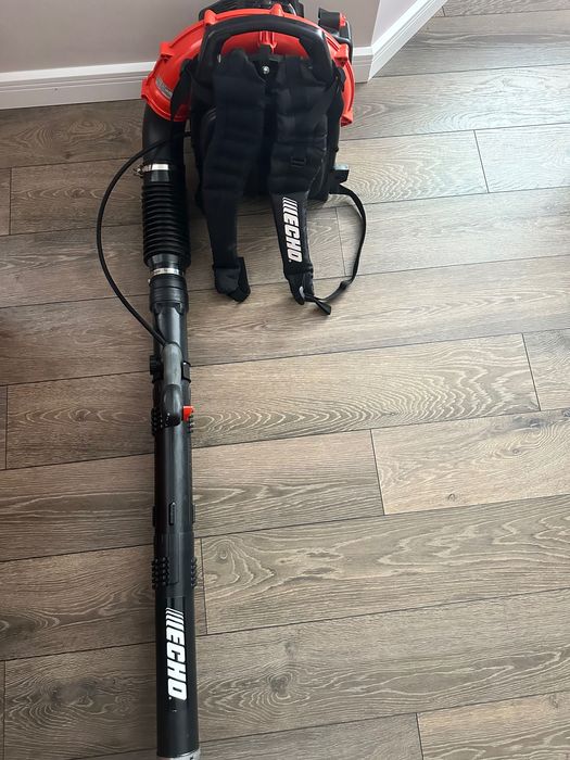 Dmuchawa plecakowa echo do liści trawy