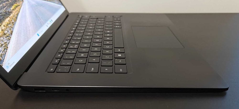 Surface Laptop 4 15" 2K i7-1185G7 32GB 1TB 1979 Windows 11 Opis