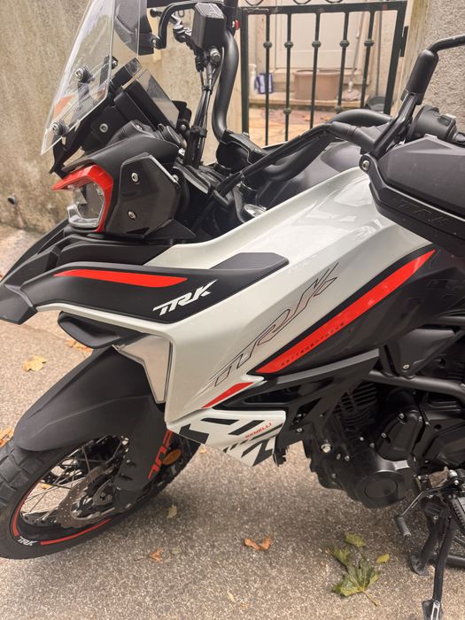 Trk 702x semi nova , conta com 8400km
