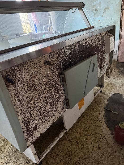 Продам холодильну вітрину