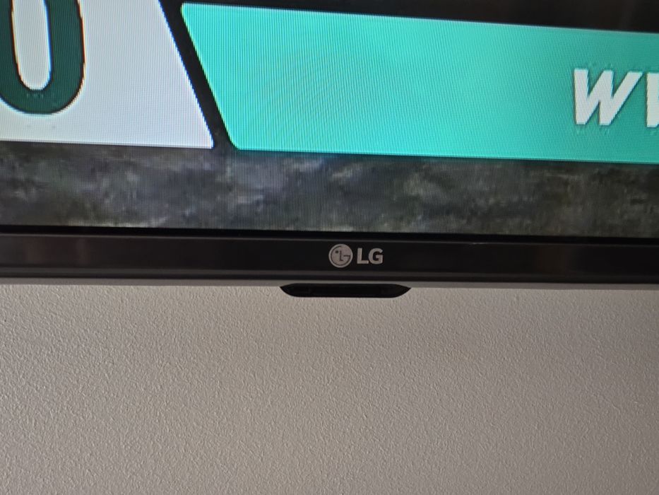 TV LG 43" em excelente estado.