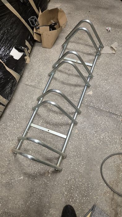 Stojaki rowerowe na 4 i 5 rowerowy, używane