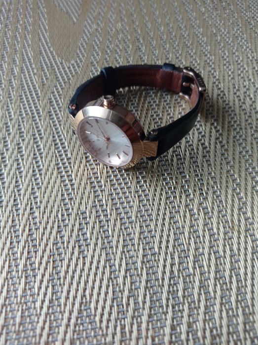 Годинник DKNY жіночі.