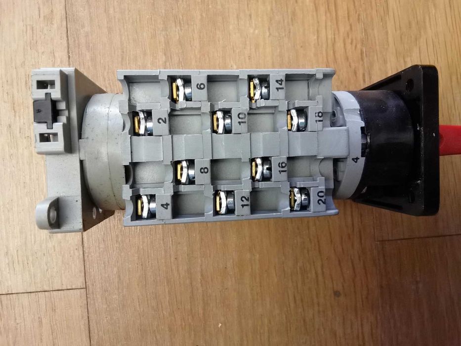 Interrutor de 3 posições mono-estável