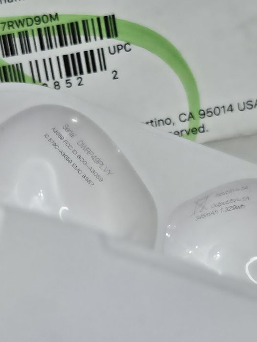 Продам AirPods 4 (оригінал)