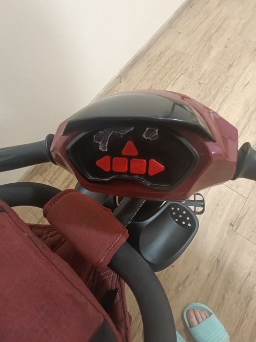 Триколісний велосипед CROSSER з батьківською ручкою