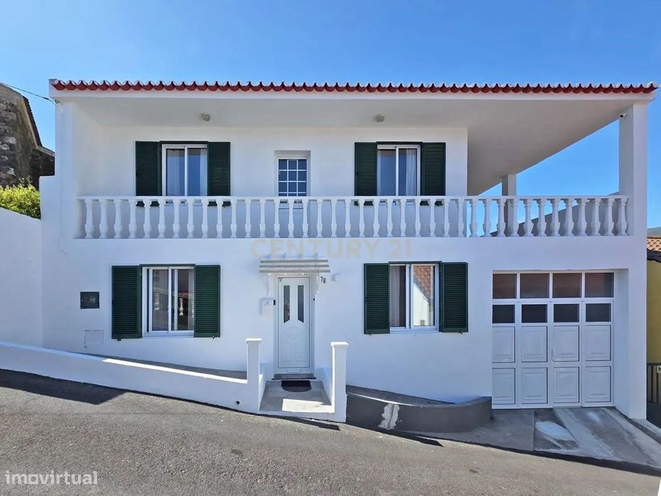 Moradia T5 Totalmente Equipada e Renovada com Vista Deslumbrante – Lom