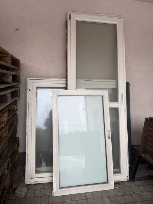 Okna i drzwi balkonowe, białe