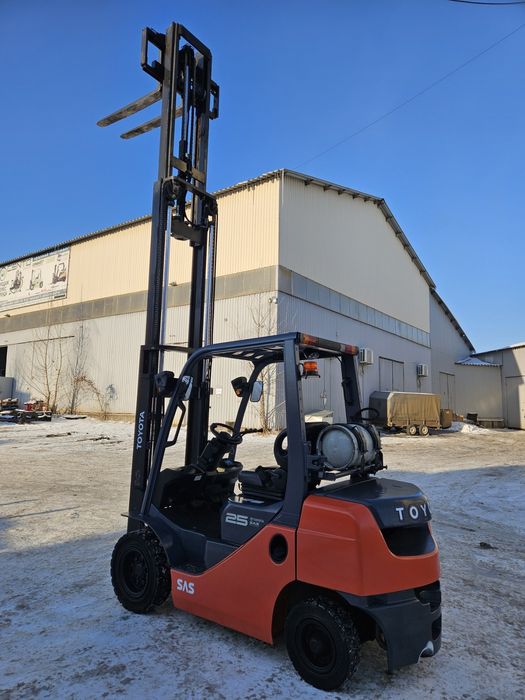 Навантажувач Toyota газ/бензин. Вилочный погрузчик Тойота 2,5 тонни