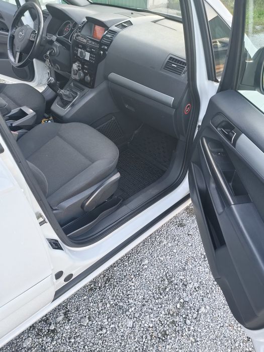 Opel Zafira 2012