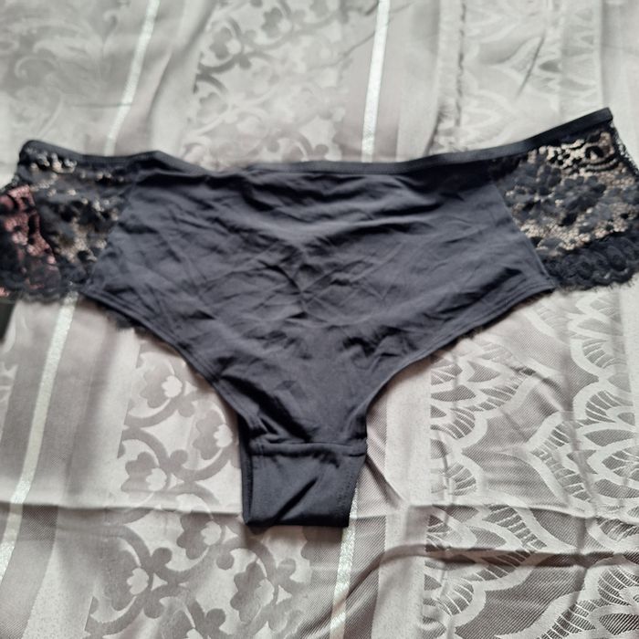 Hunkemöller seksowne majtki koronkowe nowe z metką