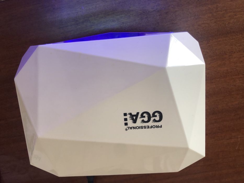 Продам гібрідну лампу для манікюру CCFL+LED 12w+24w,GGA, біла