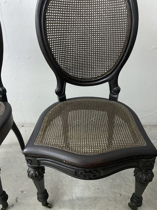 2 cadeiras D.Maria em mogno c rodapé/Antiguidade