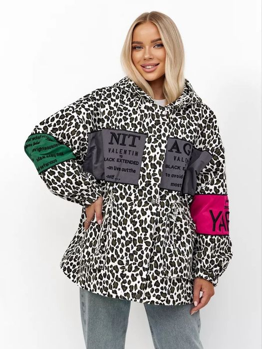 Жіноча куртка - вітрівка