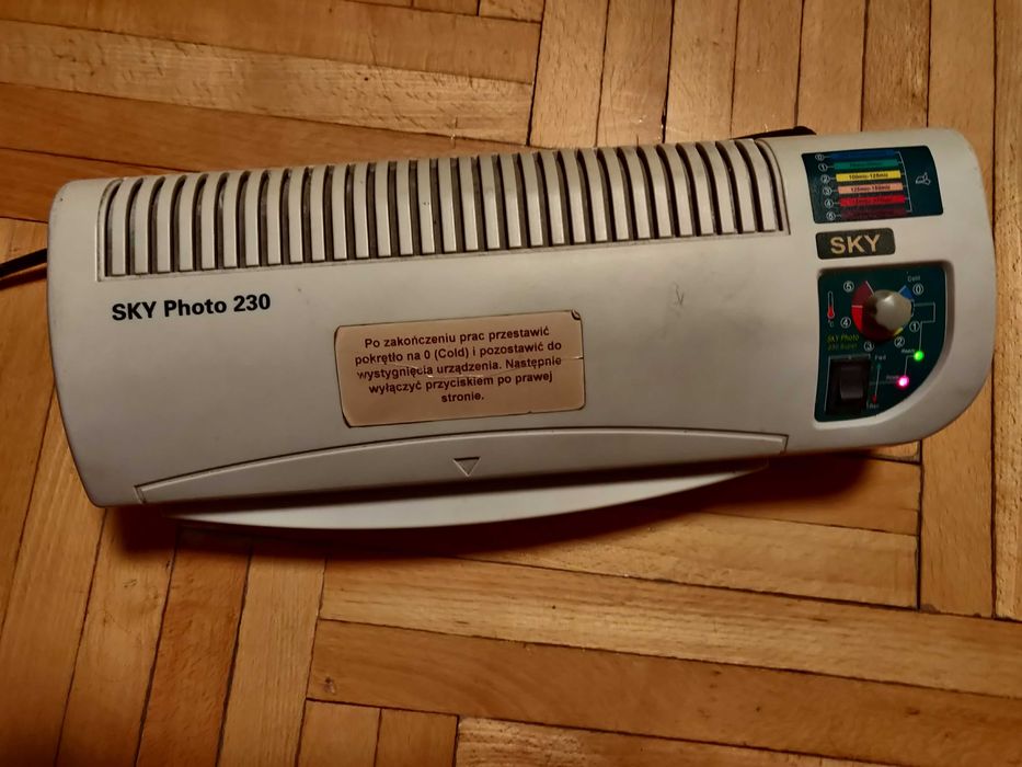 Laminator do papierów i zdjęć -Sky Photo 230 Super -300W, 170st.C -
