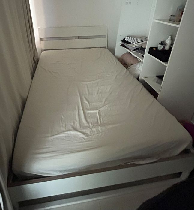 Cama casal usada