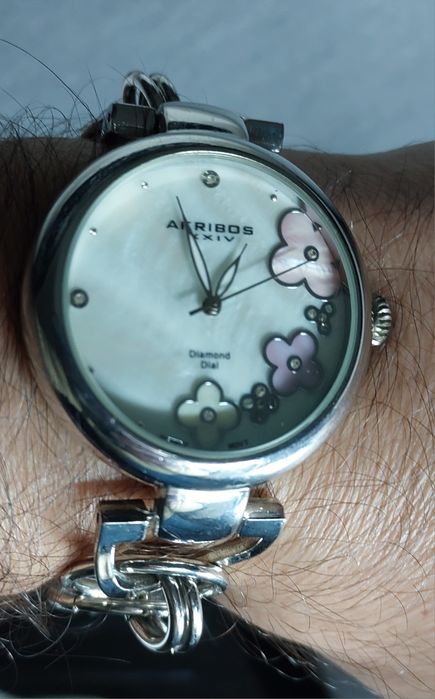 Relógio Suíço luxo Akribos XXIV AK645 diamantes