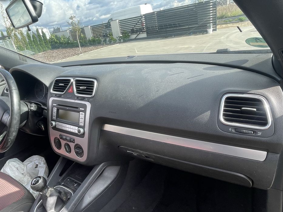 Deska rozdzielcza konsola vw eos 05-10r pasy airbag