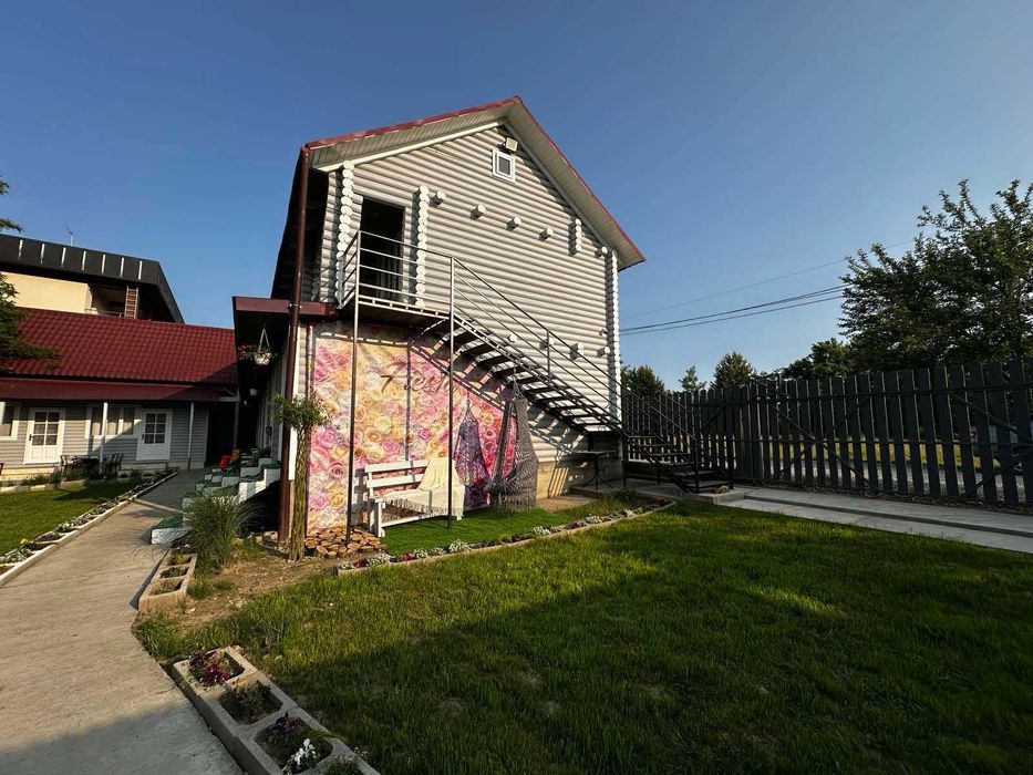 Продається база відпочинку - 2 готелі, кафе та басейн