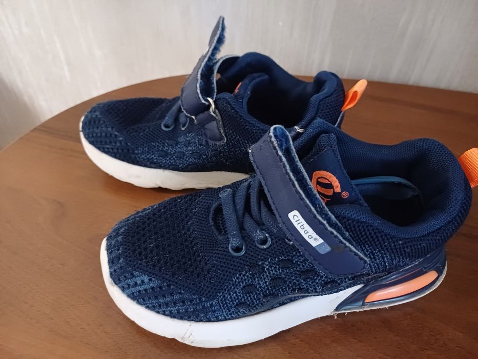 Легенькі кросівки для хлопчика