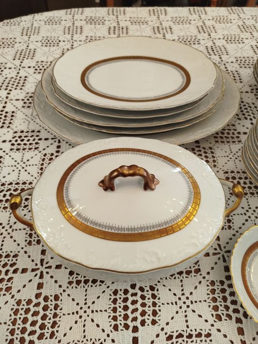 Dinner Service482707515104317441
