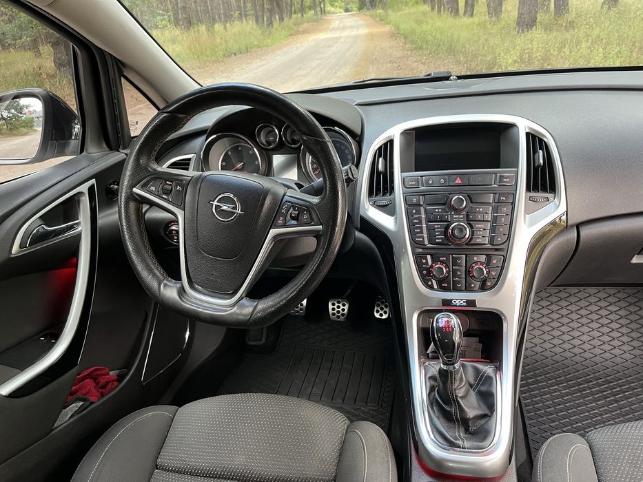 Opel astra j 2011