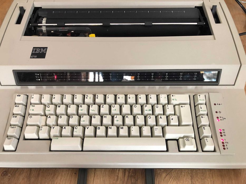 IBM 6715 elektryczna maszyna do pisania
