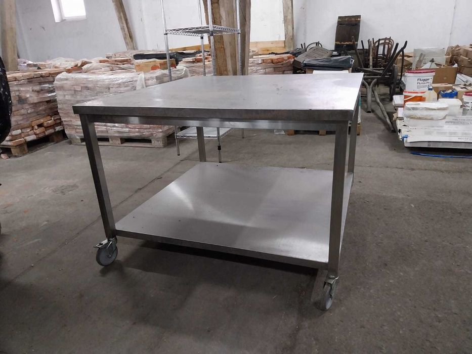 Stół roboczy gastronomiczny INOX 120×120 cm na kółkach + półka