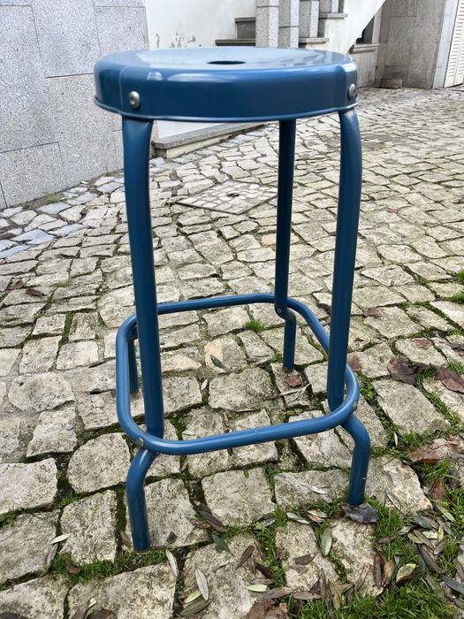 Vendo 3 cadeiras e 1 banco altos IKEA - valor para conjunto