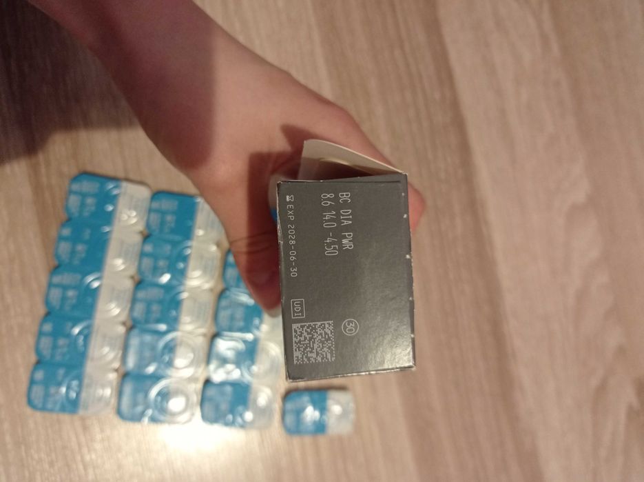 soczewki jednodniowe eyeoxy daily plus -4,50 LUB -4,25 [BC 8.6, DIA 14.0]