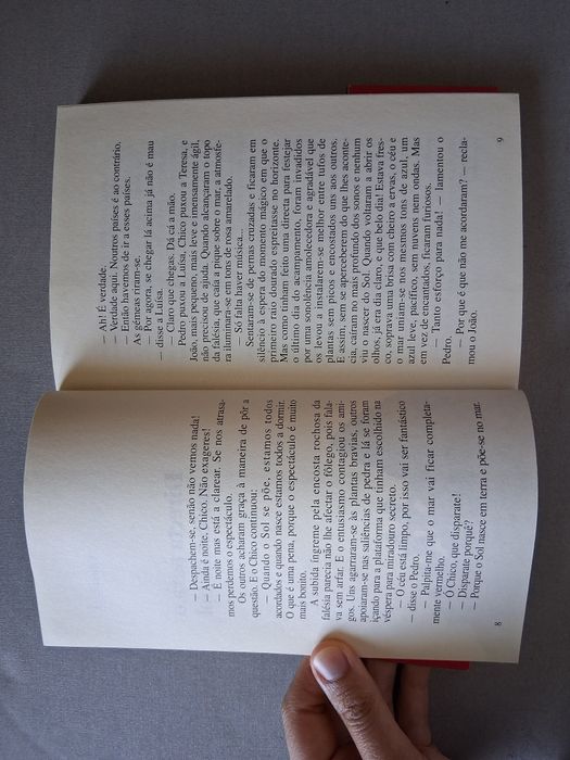 Livro "Uma Aventura no Alto Mar"